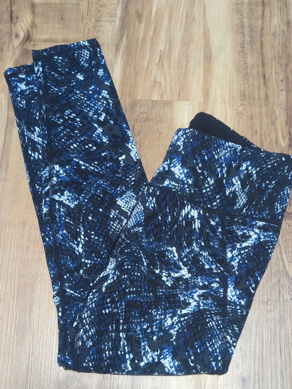 Sweaty Betty Black Waistband Leggings with Blue Trim